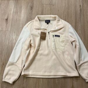 Patagonia Women's Cream Zip Up Fleece Sweater